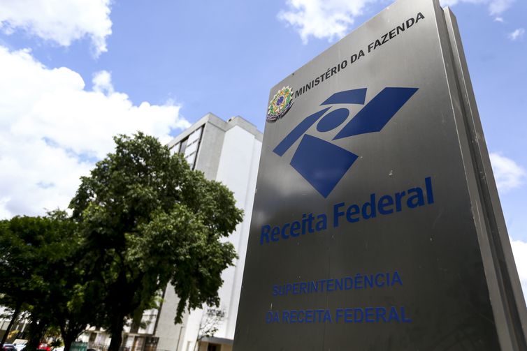 Contribuinte pode juntar documentos para declarar Imposto de Renda