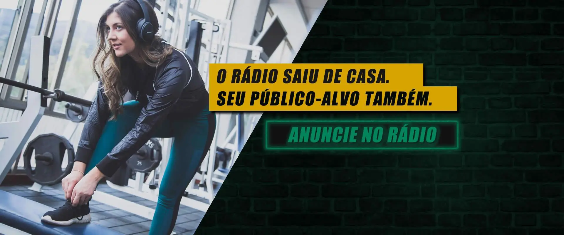 O rádio saiu de casa. Seu público-alvo também.